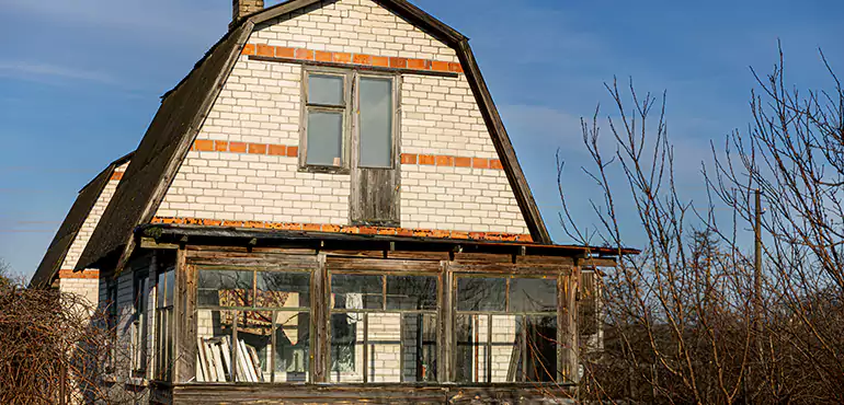Types of Houses We Buy Without Repairs in Woburn, MA